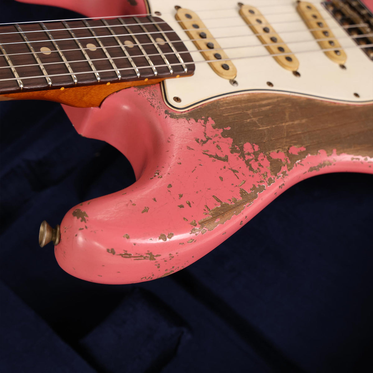 Fender Custom Shop 1962 Stratocaster Ultimate Relic Roasted Alder Stratocaster Masterbuilt Jason Smith Faded Coral Pink