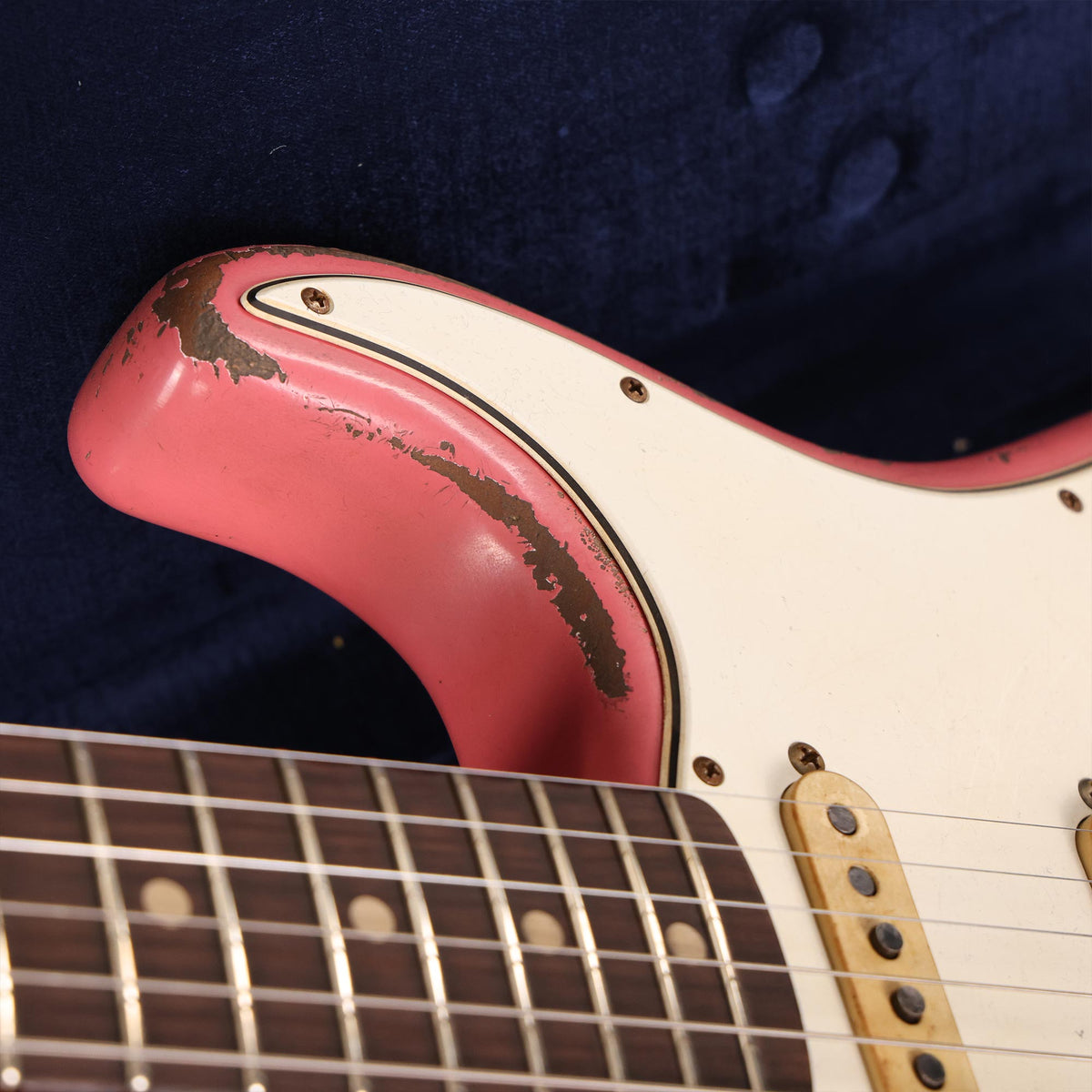 Fender Custom Shop 1962 Stratocaster Ultimate Relic Roasted Alder Stratocaster Masterbuilt Jason Smith Faded Coral Pink